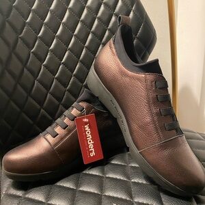 Brown Leather Sneakers with Lace-Up Design leather